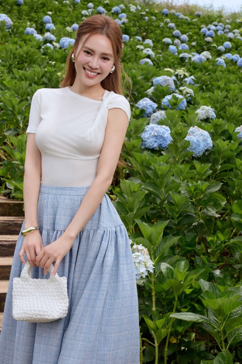 Sixdo White Knit Blouse